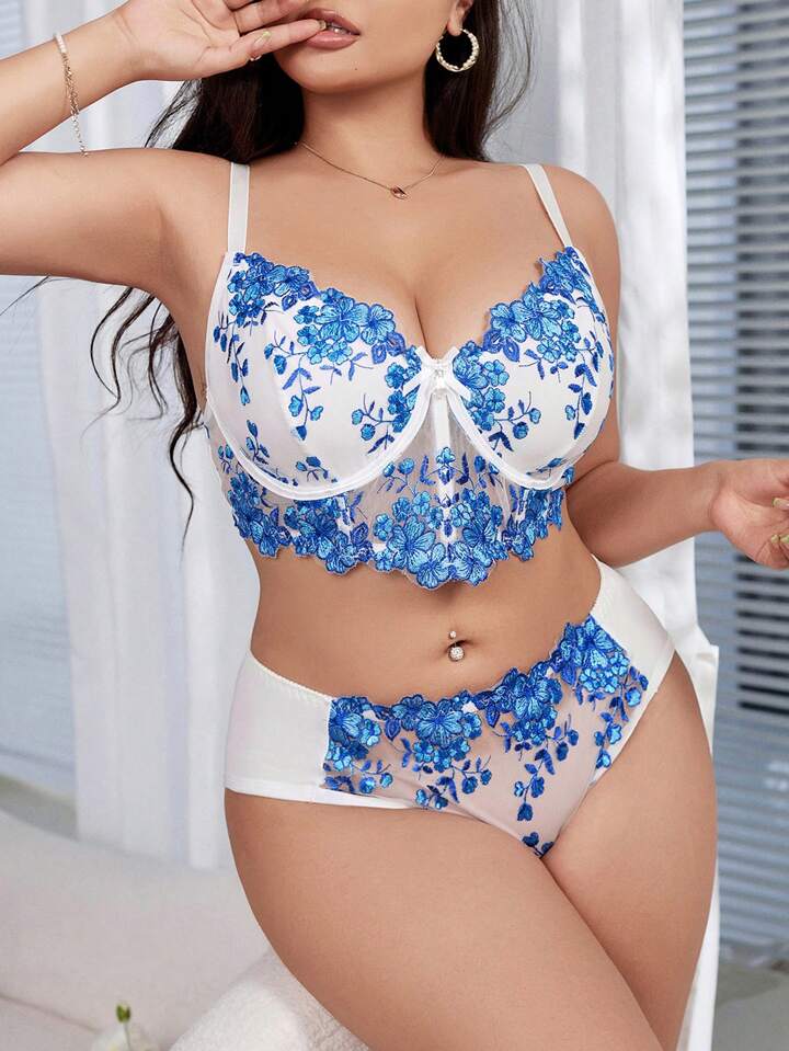 curve lingerie blue and white set