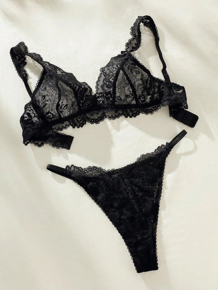 black lace bra and panty set